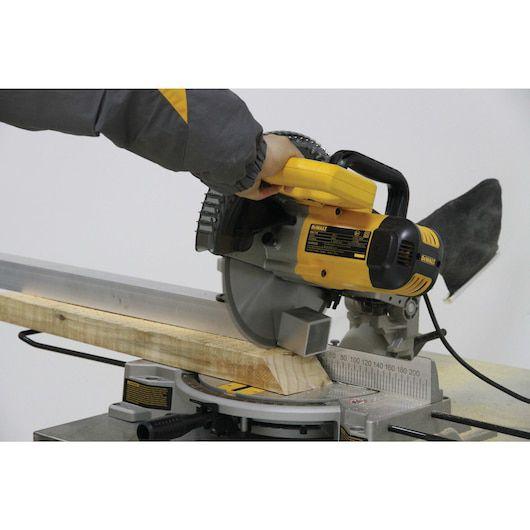 Imagem de Serra de Meia Esquadria 220V DeWalt DW714 1650W