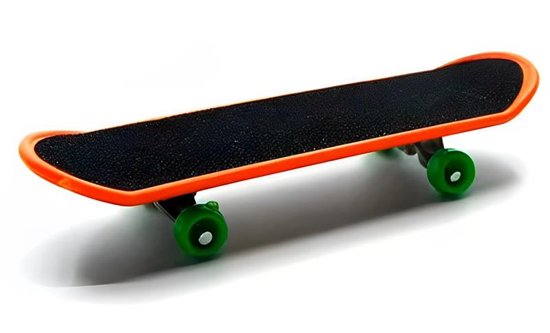 SKATE DE DEDO personagens FINGERBOARD BRINQUEDO INFANTIL - SUPER99 Imagem de SKATE DE DEDO personagens FINGERBOARD BRINQUEDO INFANTIL