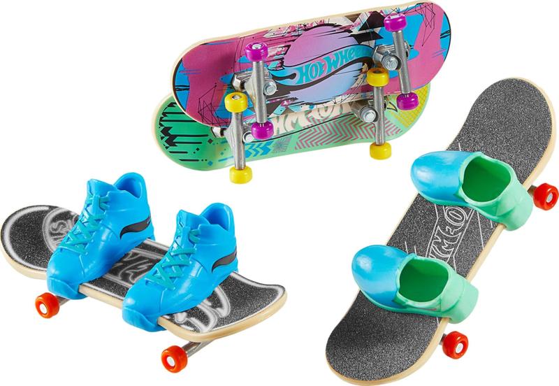 Imagem de Skate Hot Wheels Skate Tony Hawk Fingerboard com tênis de skate