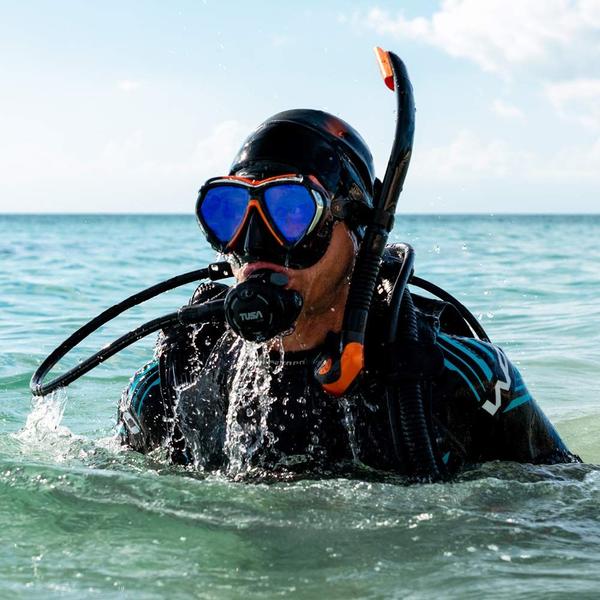 Snorkel de mergulho TUSA SP-170 Platina Hyperdry II Imagem de Snorkel de mergulho TUSA SP-170 Platina Hyperdry II