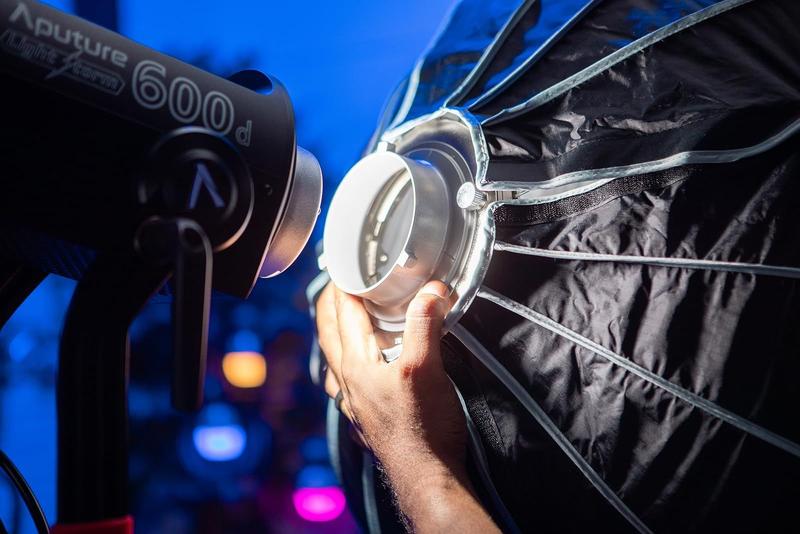 Softbox Aputure Light Dome III (90 cm) para luzes Aputure