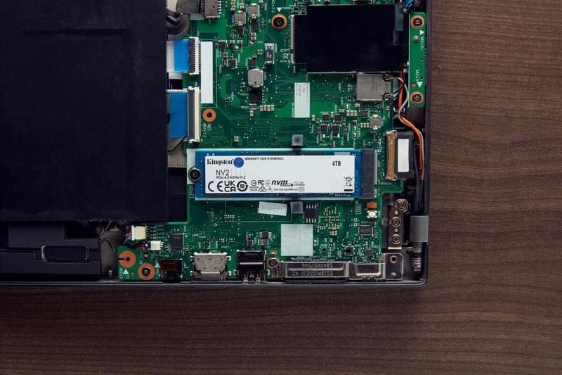 Imagem de SSD interno Kingston NV2 250G M.2 2280 NVMe  PCIe 4.0 Ge