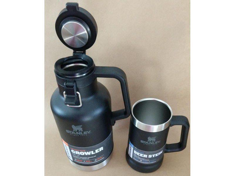 Imagem de Stanley garrafa growler térmico black + caneca para cerveja térmica