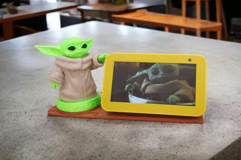 Imagem de Suporte Baby Yoda compativel com Amazon Alexa Echo Show 5 - Decoração