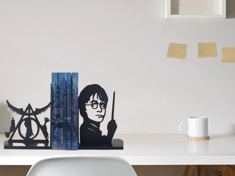 Imagem de Suporte Para Livros Mesa Harry Potter + Kit 10 Quadros harry potter decorativo parede sala home office nerd geek
