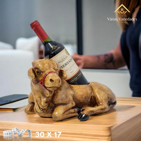 Suporte Porta Vinho Com Estilo Boi Deitado Marrom 30 Cm Em Gesso - AVB DECORAÇÕES Imagem de Suporte Porta Vinho Com Estilo Boi Deitado Marrom 30 Cm Em Gesso - AVB DECORAÇÕES