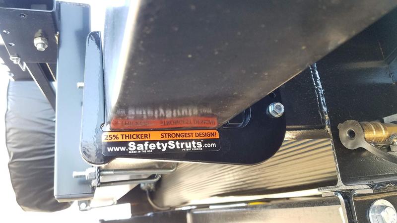 Imagem de Suportes para pára-choques de RV SafetyStruts Heavy Duty Mount-n-Lock