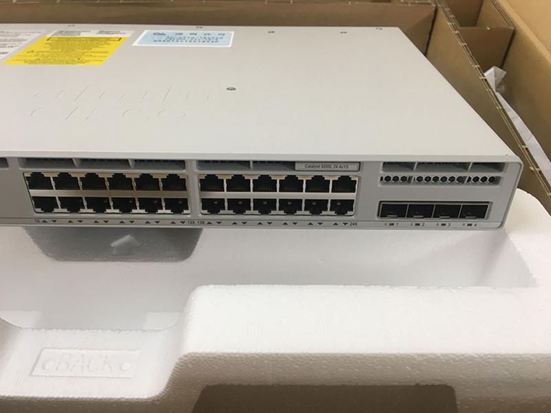 Imagem de Switch Cisco C9200L-24T-4X-E-BR