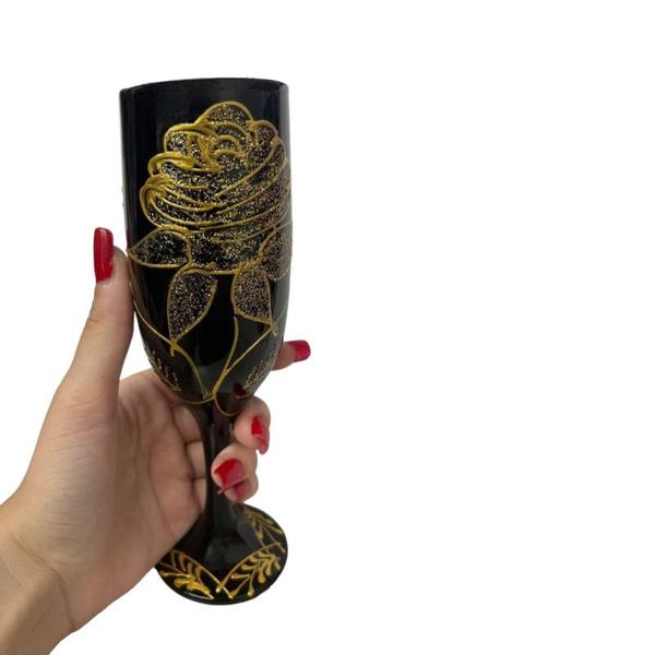 Imagem de Taça Pomba Gira Rosa Negra Cristal Luxo em Vidro 150 ml