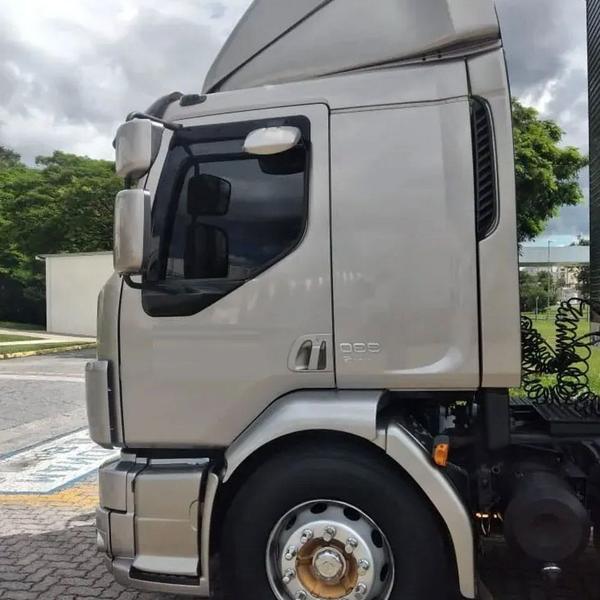 Imagem de Tampa estribo caminhão volvo vm l/e