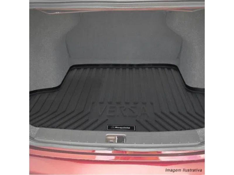 Imagem de Tapete de Porta Malas Tipo Bandeja do Nissan Versa 2021 2022 Pvc Preto Impermeável com Bordas de Segurança