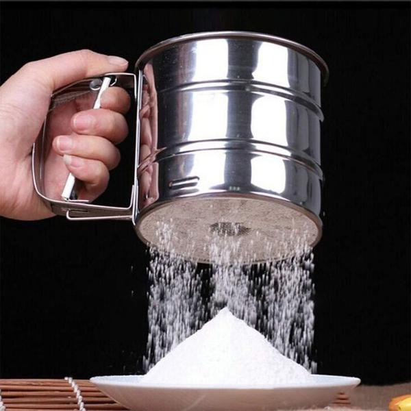 Imagem de Tapioqueira Polvilhador Peneira Caneca Gatilho Manual Inox 