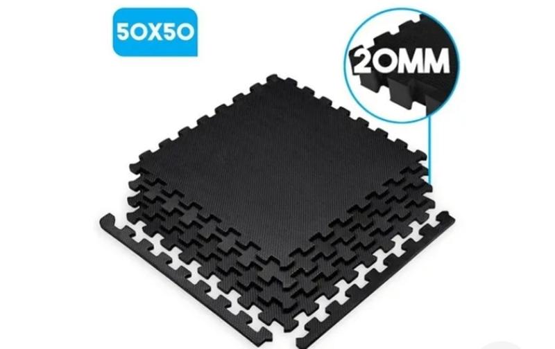 Tatame preto 20 placas com bordas 50x50 20mm - TATAMES KIDS Imagem de Tatame preto 20 placas com bordas 50x50 20mm
