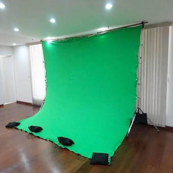 Imagem de Tecido Chroma Key Fundo Verde Painel para Estudio 3,00 X 5,00 com acabamento lateral em overlock 3x5