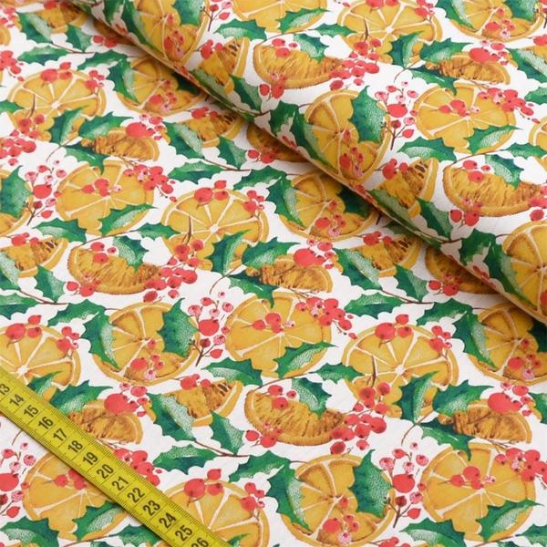 Imagem de Tecido Estampado para Patchwork - Natal: Azevinho com Laranja (0,50X1,40)