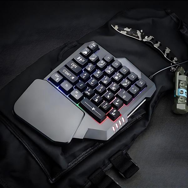 Imagem de Teclado Gamer De 1 Mao Semi Mecanico Preto Compacto Portatil Com Iluminação RGB Led