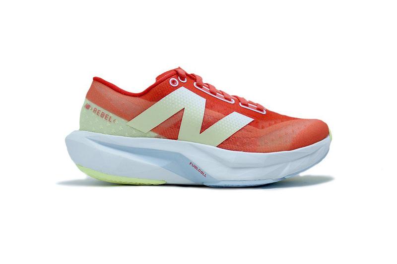 Imagem de Tenis New Balance Fuelcell Rebel V4 - feminino - coral