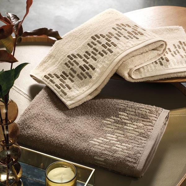 Toalha de Banho 70x135cm Marquez Cinza Urbano - Karsten Imagem de Toalha de Banho 70x135cm Marquez Cinza Urbano - Karsten