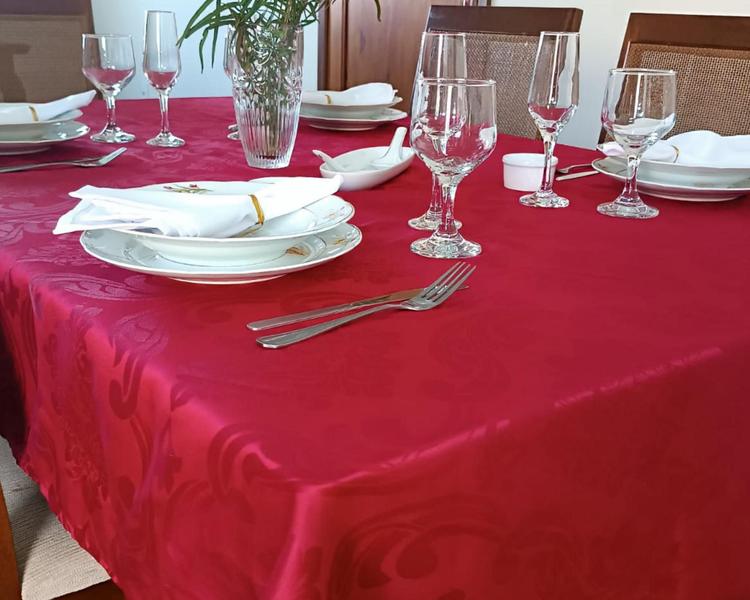 Toalha de mesa 4 lugares em tecido jacquard - excelente qualidade e acabamento - mtm enxovais Imagem de Toalha de mesa 4 lugares em tecido jacquard - excelente qualidade e acabamento - mtm enxovais