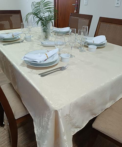 Toalha de mesa 8 lugares em tecido jacquard - excelente qualidade e acabamento - mtm enxovais Imagem de Toalha de mesa 8 lugares em tecido jacquard - excelente qualidade e acabamento - mtm enxovais
