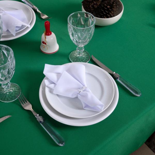 Toalha de Mesa Natal Basic 8 Lugares 2,50m x 1,40m - 1 Peça - Valle Enxovais Imagem de Toalha de Mesa Natal Basic 8 Lugares 2,50m x 1,40m - 1 Peça - Valle Enxovais