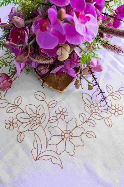 Toalha De Mesa Quadrado Branca 8 Lugares Rafimex Imagem de Toalha De Mesa Quadrado Branca 8 Lugares Rafimex