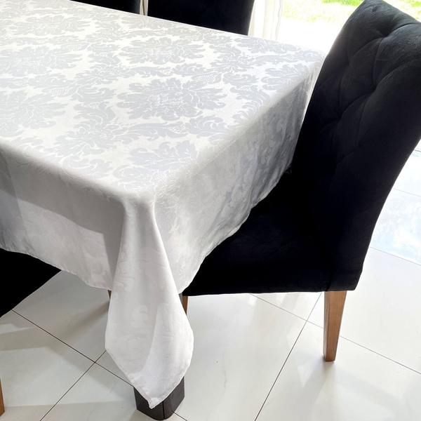 Imagem de Toalha de Mesa Retangular em Jacquard Medalhão Branco - 2,20m x 1,40m Largura