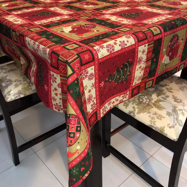 Imagem de Toalha de Mesa Retangular Gorgurinho Natalino Vermelho - 2,20m x 1,50m Largura