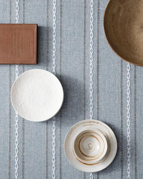 Toalha de mesa ZeeMart bordada à bainha listrada azul boho Imagem de Toalha de mesa ZeeMart bordada à bainha listrada azul boho