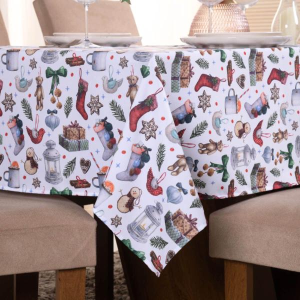 Toalha de Natal para Mesa de 8 Lugares 2,50m x 1,40m Estampa Digital e Tecido 100% Poliéster - 1 Peça - Valle Enxovais Imagem de Toalha de Natal para Mesa de 8 Lugares 2,50m x 1,40m Estampa Digital e Tecido 100% Poliéster - 1 Peça - Valle Enxovais