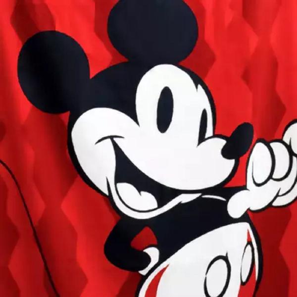 Imagem de Toalha de Praia Velour Licenciado III Mickey - 76cm x 1,52m - Dohler