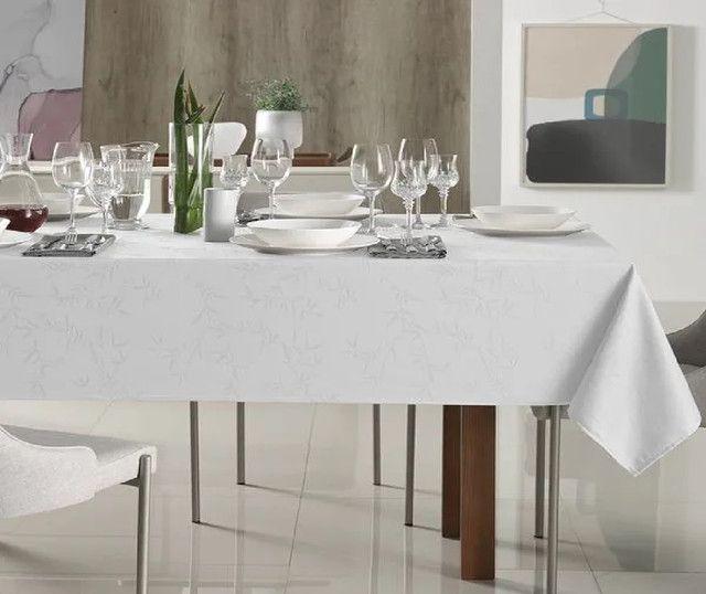 Toalha Mesa Retangular Verissimo 160x220cm Branco Karsten Imagem de Toalha Mesa Retangular Verissimo 160x220cm Branco Karsten