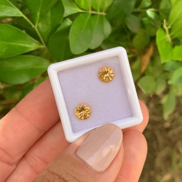Topázio Imperial Brilhante ø5,8mm Par 1,69ct - SP GEMAS Imagem de Topázio Imperial Brilhante ø5,8mm Par 1,69ct