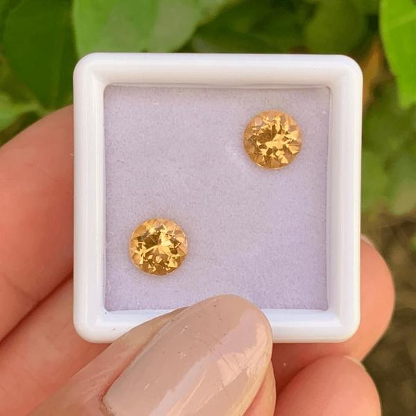 Topázio Imperial Brilhante ø5,8mm Par 1,69ct - SP GEMAS Imagem de Topázio Imperial Brilhante ø5,8mm Par 1,69ct
