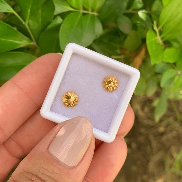 Topázio Imperial Brilhante ø5,8mm Par 1,69ct - SP GEMAS Imagem de Topázio Imperial Brilhante ø5,8mm Par 1,69ct