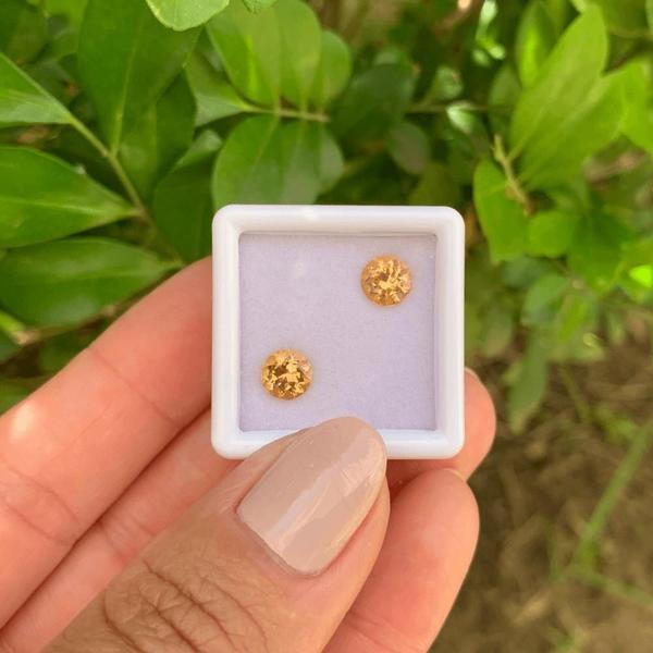 Topázio Imperial Brilhante ø5,8mm Par 1,69ct - SP GEMAS Imagem de Topázio Imperial Brilhante ø5,8mm Par 1,69ct