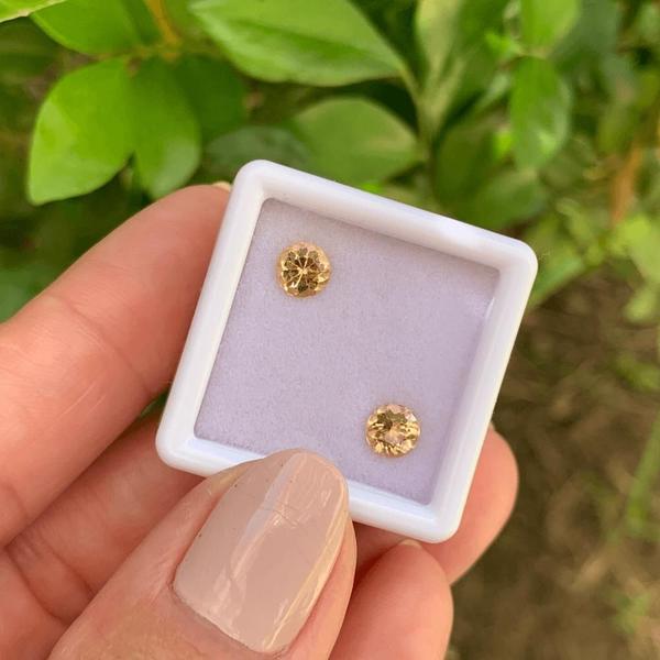 Topázio Imperial Brilhante ø5mm Par 1,17ct - SP GEMAS Imagem de Topázio Imperial Brilhante ø5mm Par 1,17ct