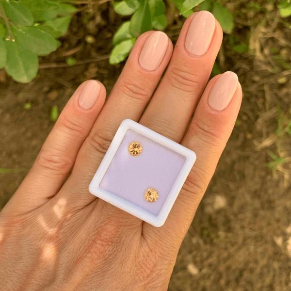 Topázio Imperial Brilhante ø5mm Par 1,17ct - SP GEMAS Imagem de Topázio Imperial Brilhante ø5mm Par 1,17ct