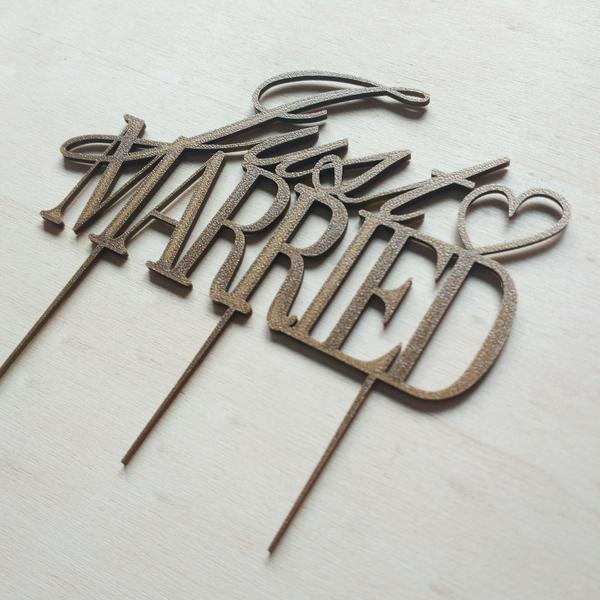 Topo De Bolo Recém Casados, Casamento, Festa, Decoração - Toque 3D Imagem de Topo De Bolo Recém Casados, Casamento, Festa, Decoração