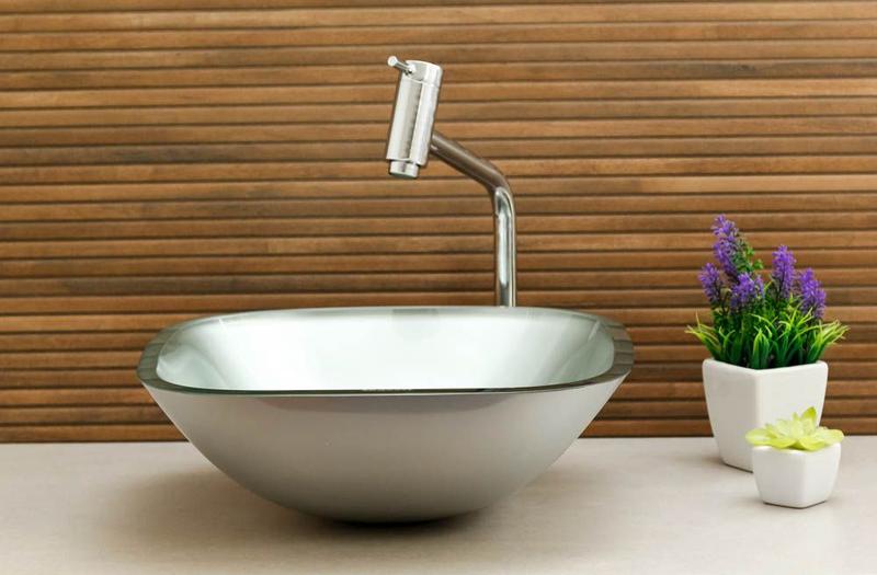 Imagem de Torneira alta cromada para banheiros e lavabos - modelo link 