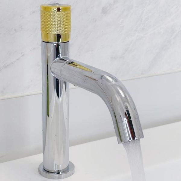 Imagem de Torneira de Água Fria para Lavatório Efeito Cascata com Comando Dourado em Aço Inox 1/4 de volta