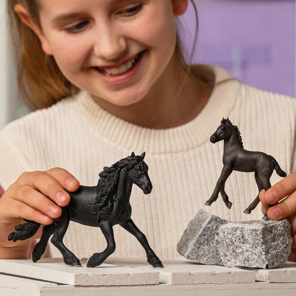 Imagem de Toy Animal Schleich Horse Club Novo garanhão frísio 2024