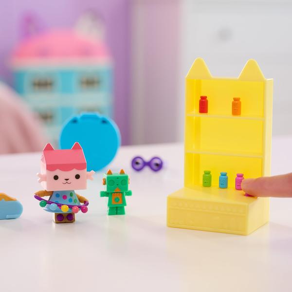 Toy Gabby's Dollhouse Celebration Baby Box Cat com móveis Imagem de Toy Gabby's Dollhouse Celebration Baby Box Cat com móveis