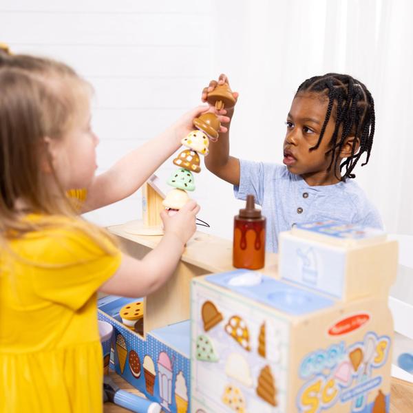 Imagem de Toy Melissa e Doug Wooden Cool Scoops Ice Creamery Play Food