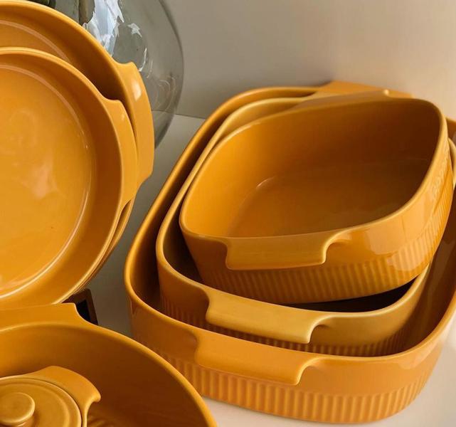 Imagem de Travessa Refratária Porcelana Tipo Marinex Amarelo 37x26cm 5Litros