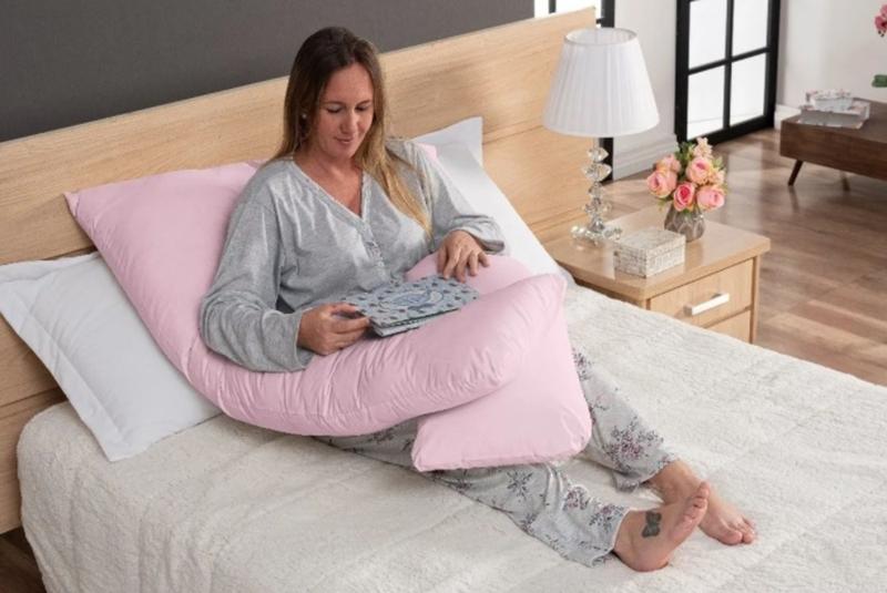 Imagem de Travesseiro para gestante de corpo descanso 100% silicone com fronha rosa claro