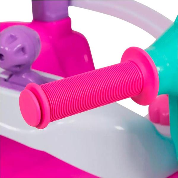 Triciclo Baby City Menina Passeio e Pedal Com Haste Direcional Até 30kg Maral Imagem de Triciclo Baby City Menina Passeio e Pedal Com Haste Direcional Até 30kg Maral