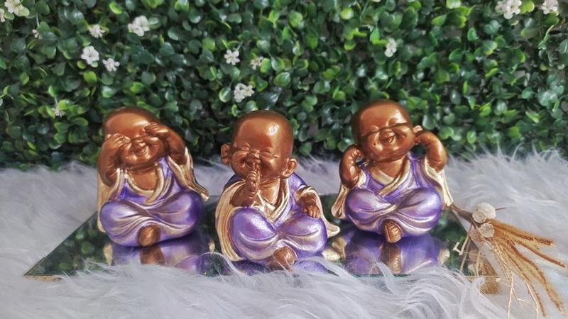 Imagem de Trio de Budas Monge Bebê Cego Surdo e Mudo Lilas Decoração Sala