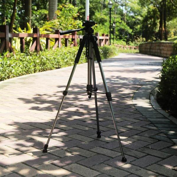 Imagem de Tripé Fotográfico Profissional em Alumínio para Câmeras e Iluminação - 1,50m