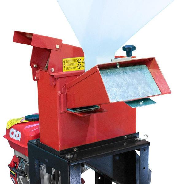 Triturador Forrageiro a Gasolina 125L 7HP 4T com 2 Martelos - CID Imagem de Triturador Forrageiro a Gasolina 125L 7HP 4T com 2 Martelos